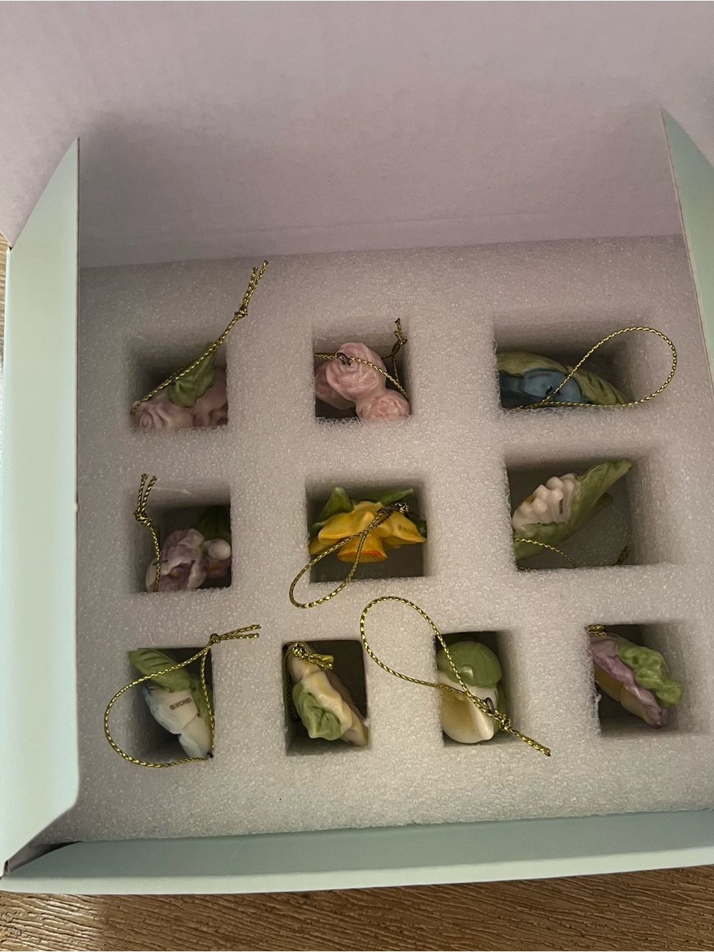 *BRAND NEW* Lenox Celebrate Flowers 10-Piece Mini Ornament Set - Picture 4 of 9